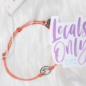 Pura Vida, Silver Wave Charm Salmon color bracelet